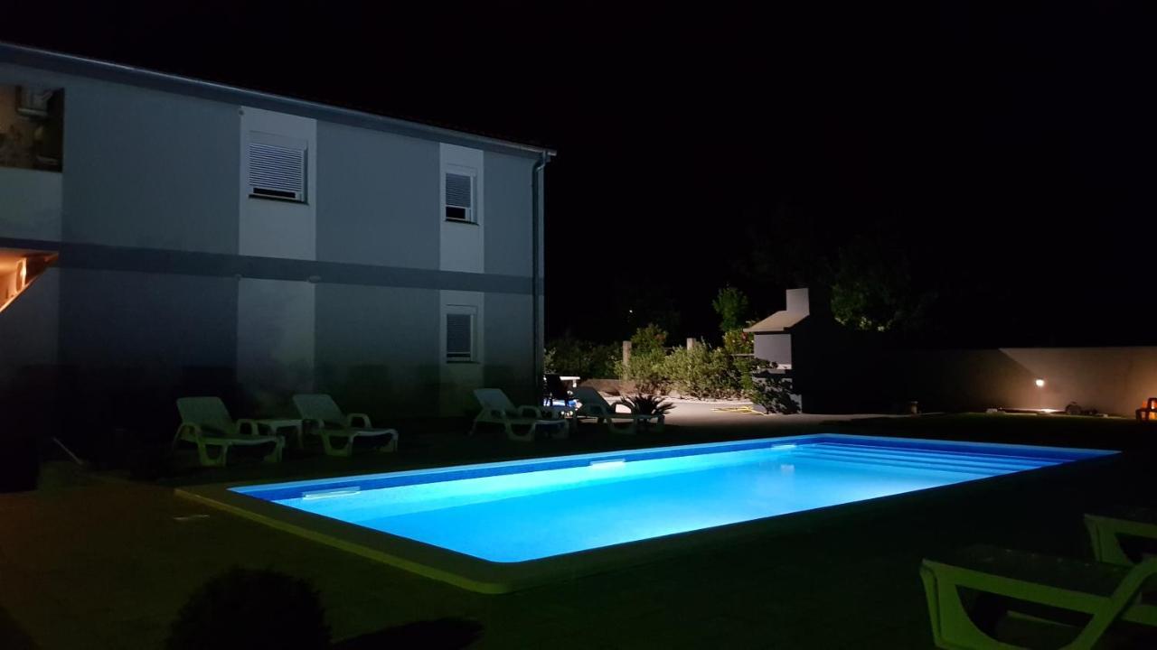 Apartments Zanic With Private Swimming Pool And Sea View ستاريغغاد باكلينتسا المظهر الخارجي الصورة