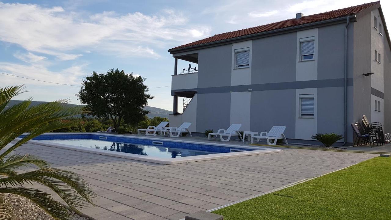 Apartments Zanic With Private Swimming Pool And Sea View ستاريغغاد باكلينتسا المظهر الخارجي الصورة