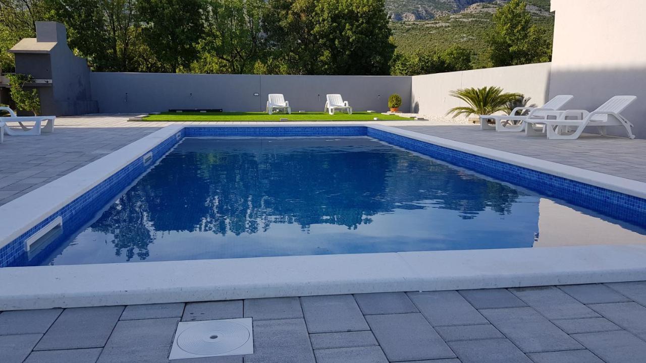 Apartments Zanic With Private Swimming Pool And Sea View ستاريغغاد باكلينتسا المظهر الخارجي الصورة