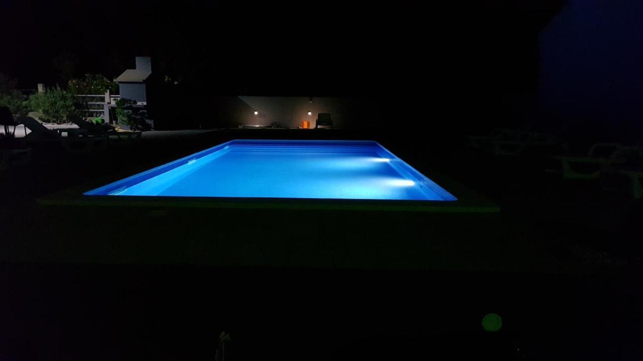 Apartments Zanic With Private Swimming Pool And Sea View ستاريغغاد باكلينتسا المظهر الخارجي الصورة
