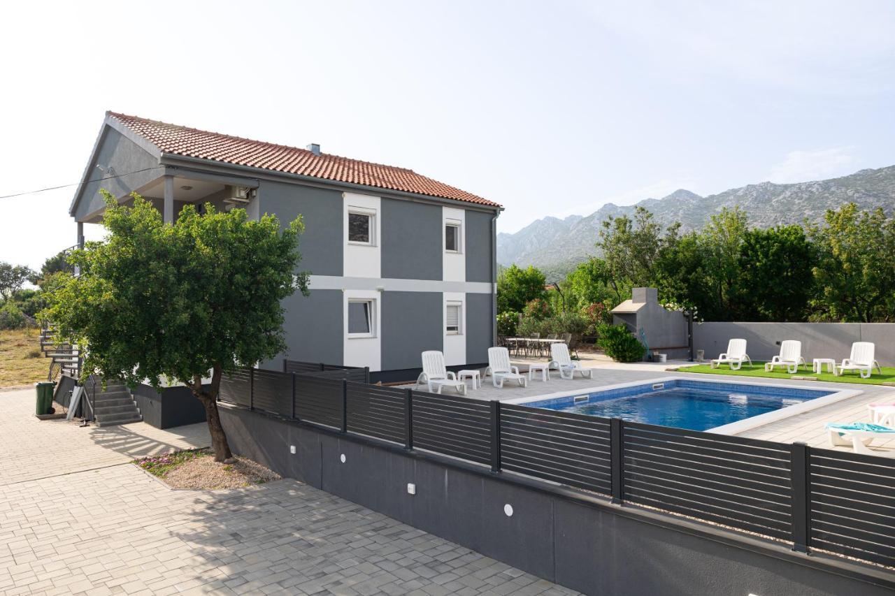 Apartments Zanic With Private Swimming Pool And Sea View ستاريغغاد باكلينتسا المظهر الخارجي الصورة