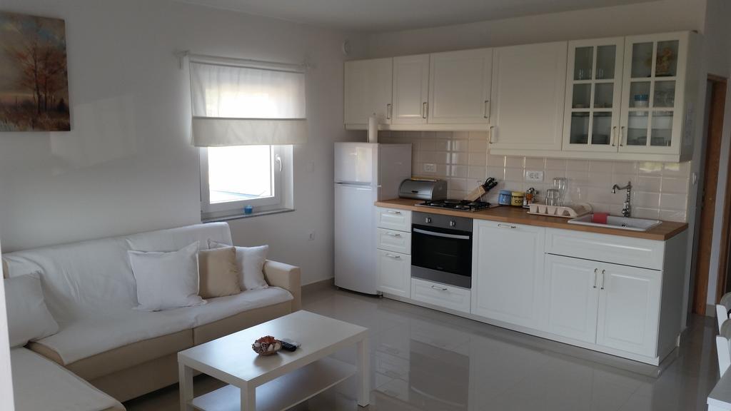 Apartments Zanic With Private Swimming Pool And Sea View ستاريغغاد باكلينتسا المظهر الخارجي الصورة