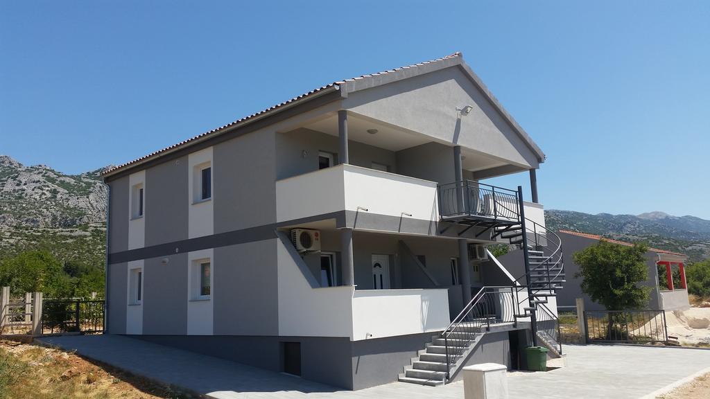Apartments Zanic With Private Swimming Pool And Sea View ستاريغغاد باكلينتسا المظهر الخارجي الصورة